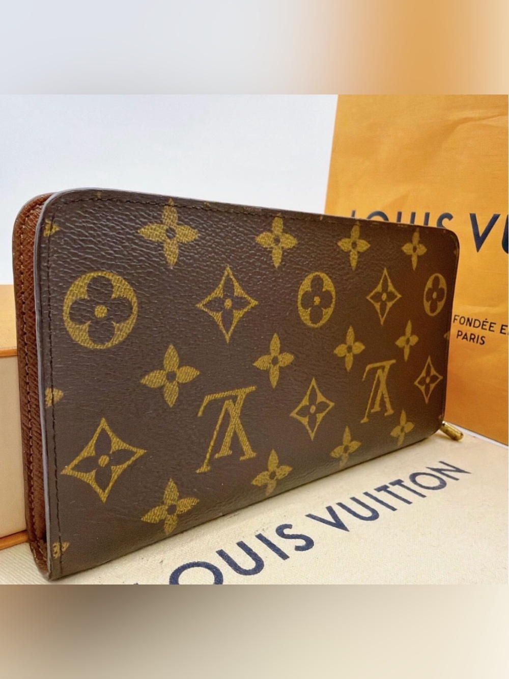 Louis Vuitton Monogram Zippy Wallet With Box Excellent Condition